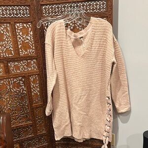 Free People Light Pink,  V-Neck Sweater with Textured Knit

P 2 P 23 inches
